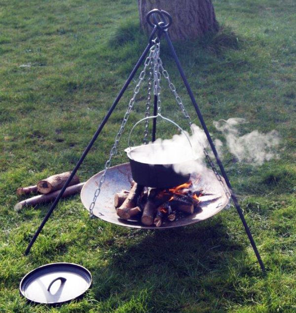 Campfire Tripod / 4.25L Dutch Oven